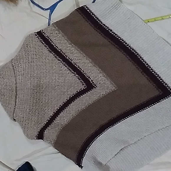 Old navy shades of brown knit poncho sz xs - Picture 7 of 7